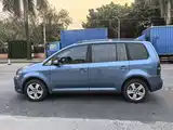 صورة 4 - Volkswagen Touran
