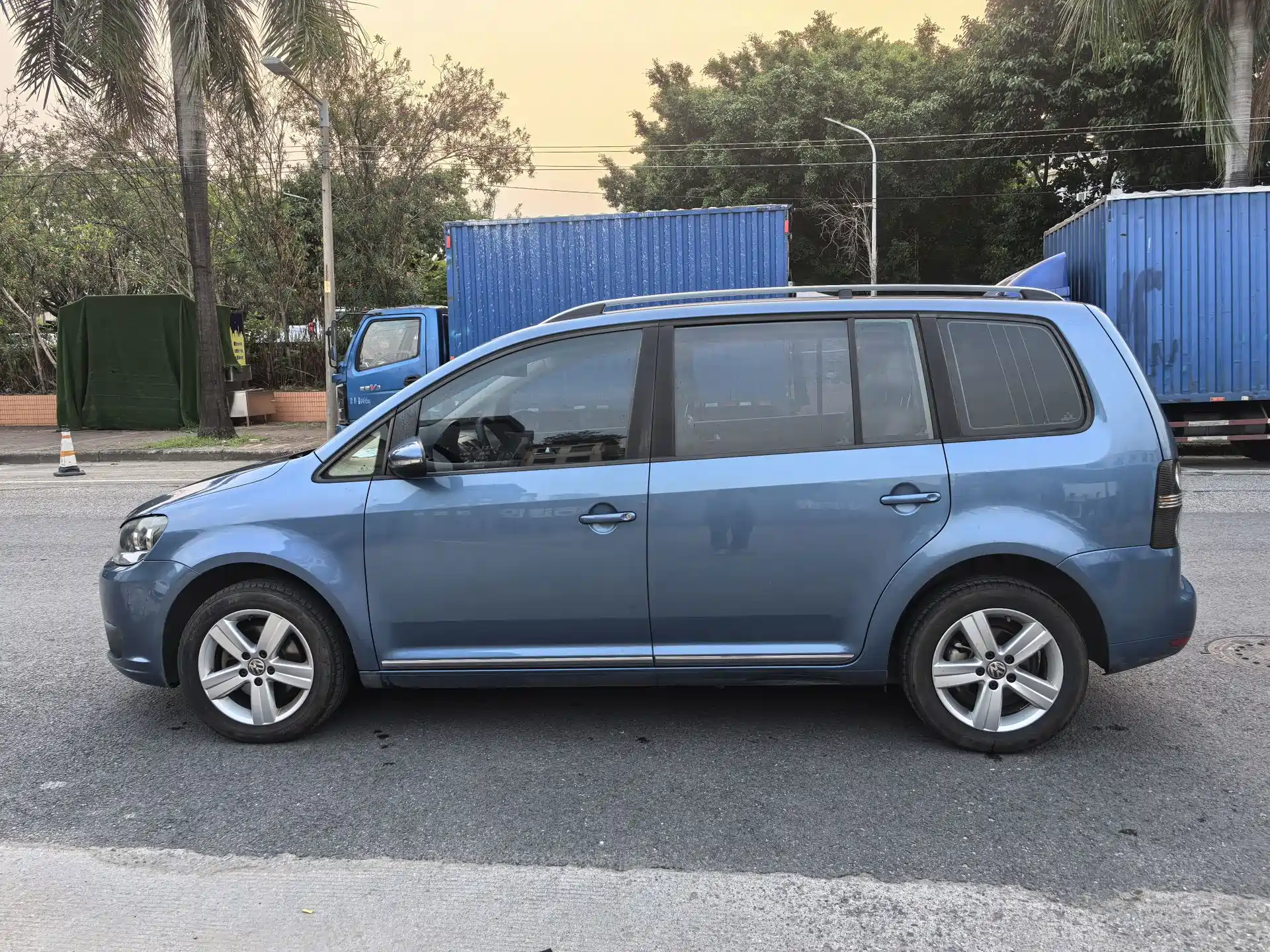 صورة 4 - Volkswagen Touran
