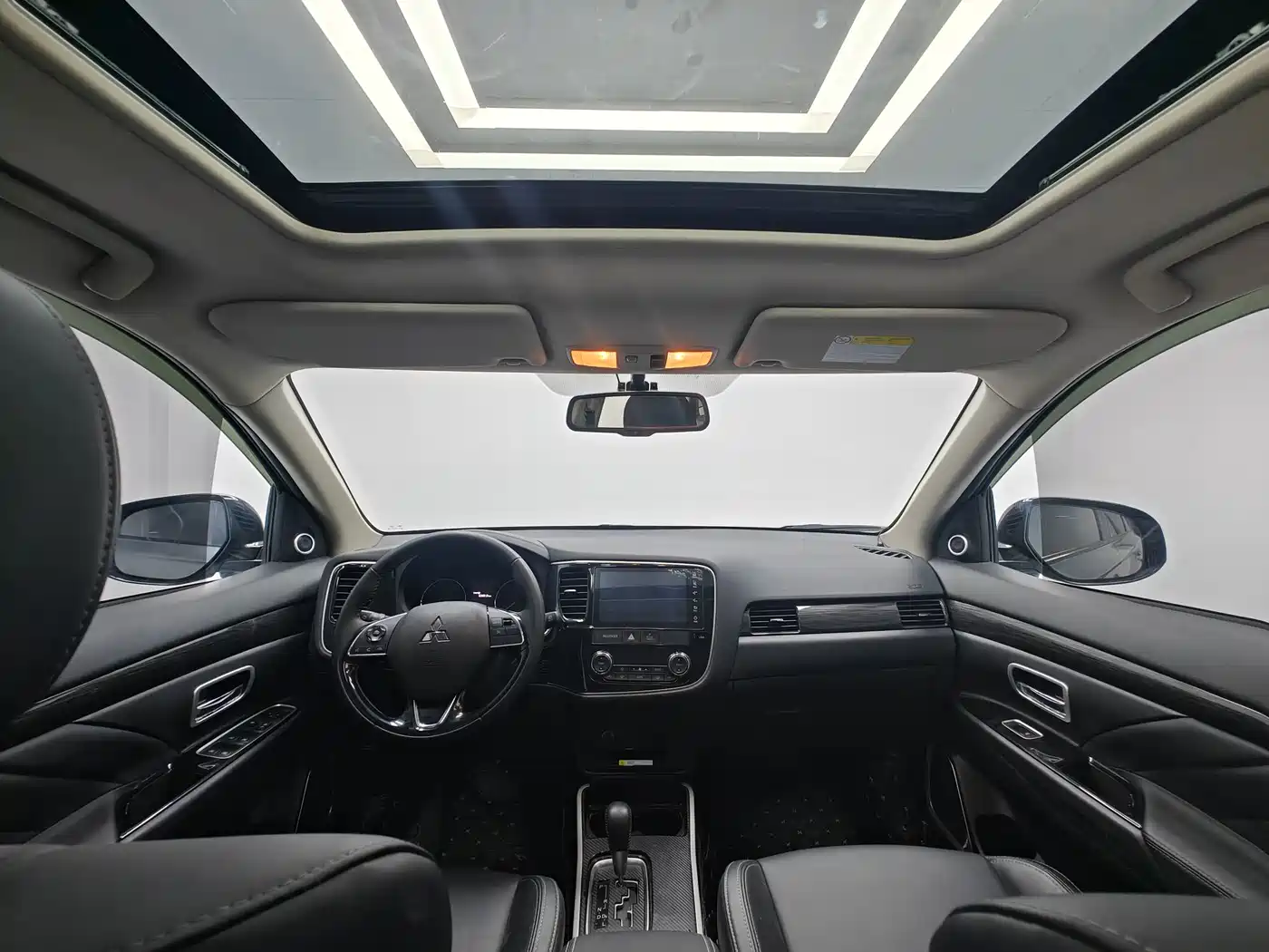 Mitsubishi Outlander 2019 2.0L 2WD Enjoy 5-Seater China VI фото 8