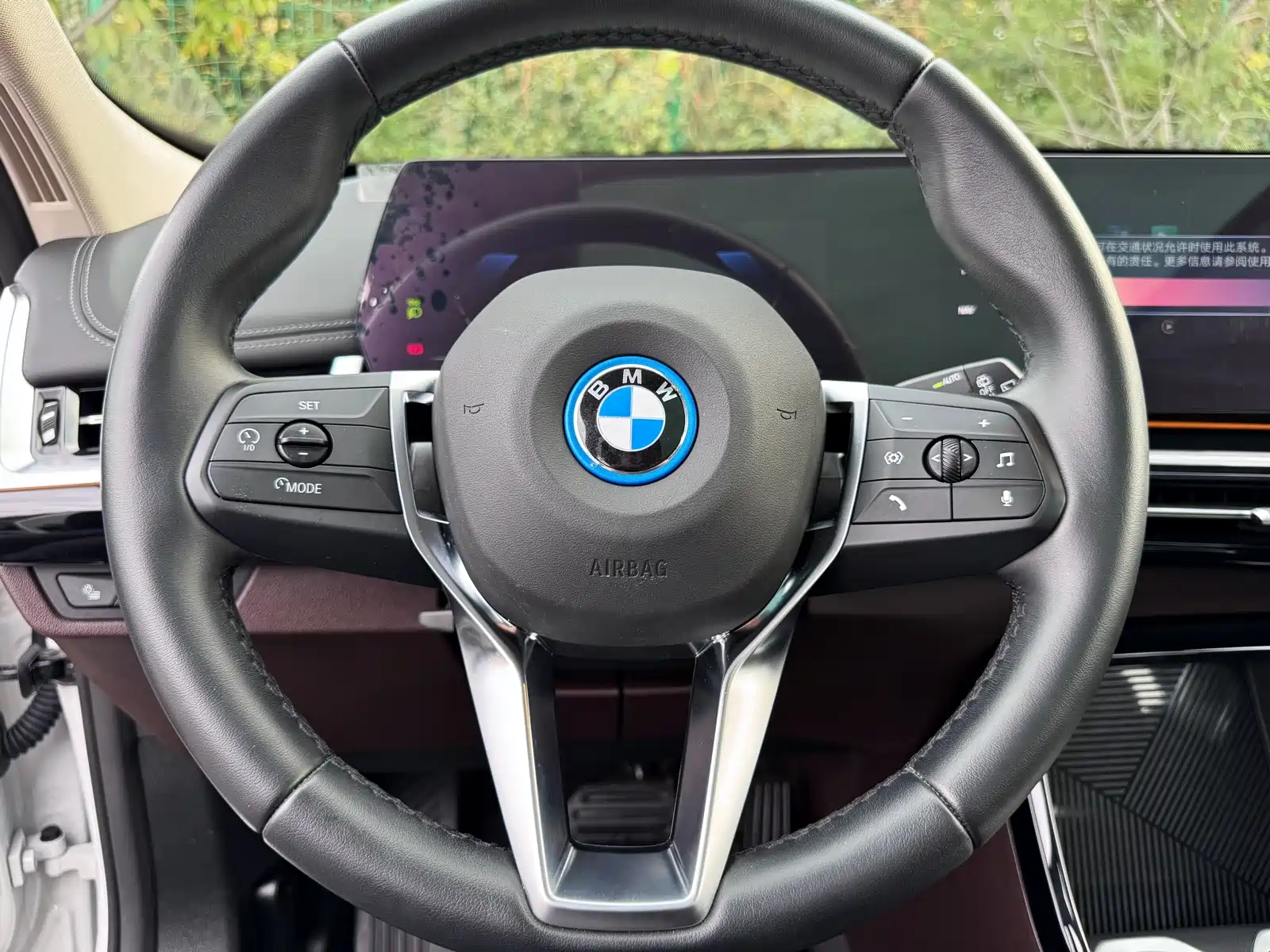 Фото 12 - BMW iX1
