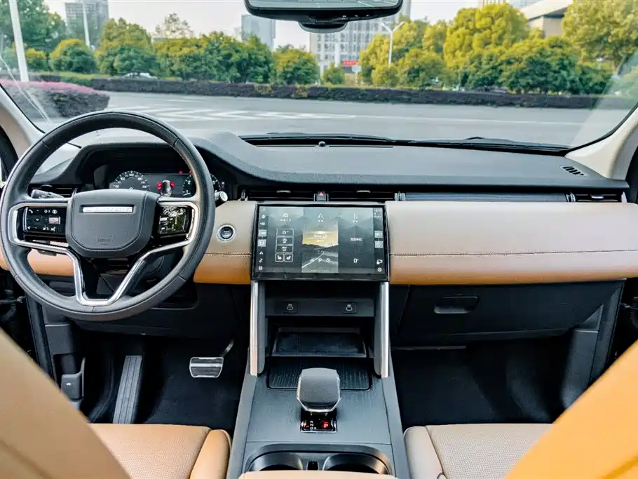 Land Rover Discovery Sport 2024 Luxury Custom Edition фото 11