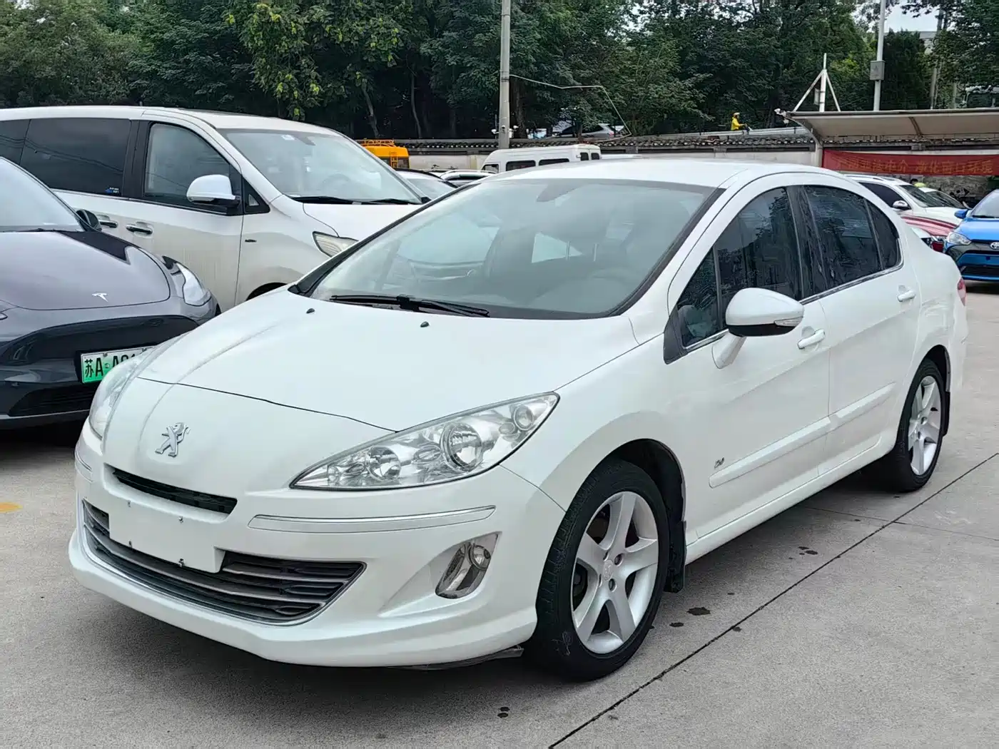 Peugeot 408 2013 2013 2.0L Automatic Comfort Edition