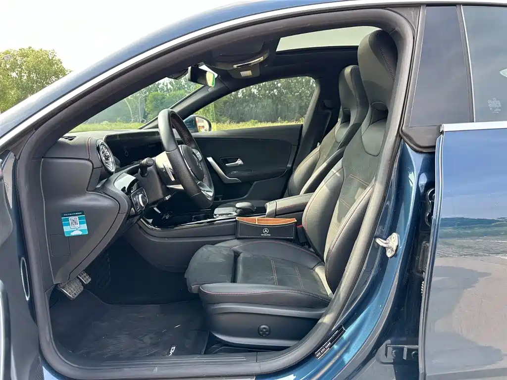 Mercedes-Benz CLA (Import) 2021 CLA 200 фото 8
