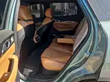 Фото 11 - Geely Atlas L