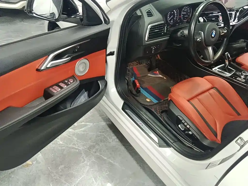 BMW 1-SERIES