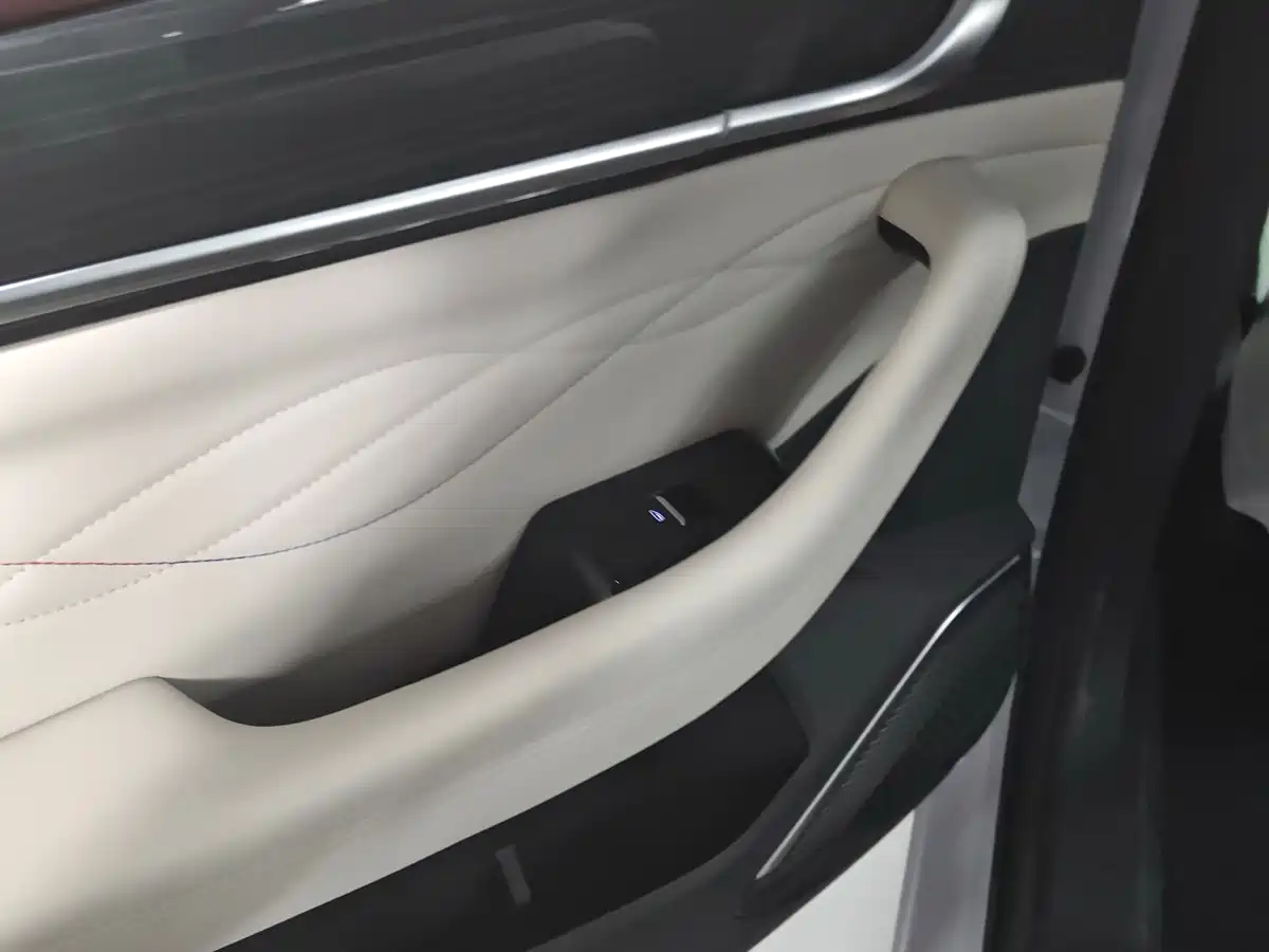 Фото 5 - Geely Xingyue L