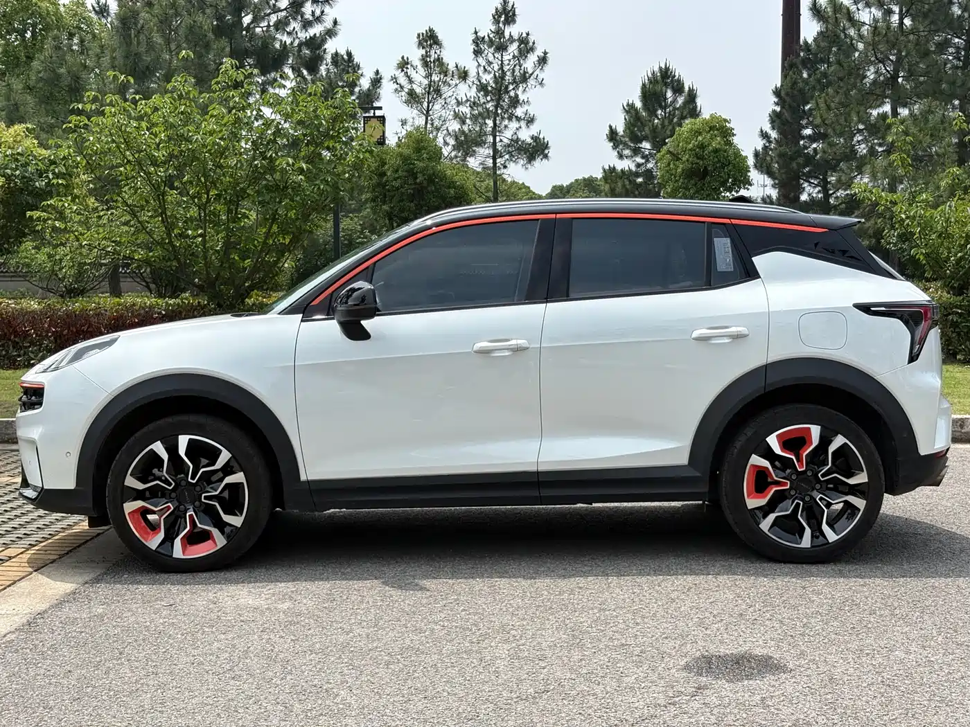 Lynk & Co 06 2023 Remix 1.5T Shine Halo фото 16