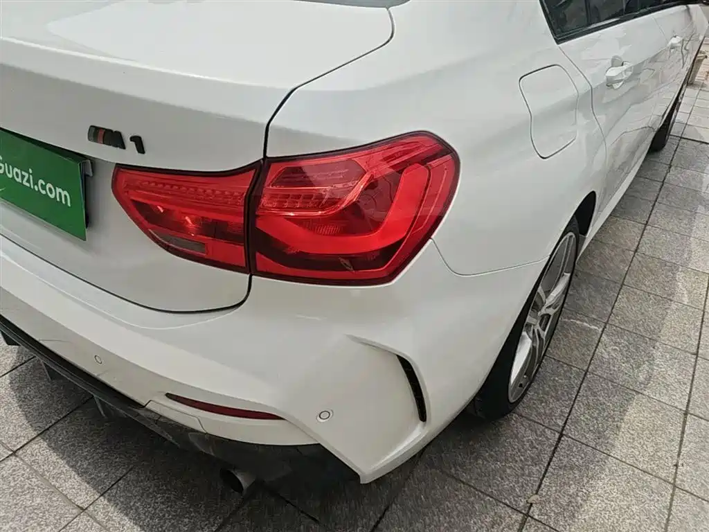 BMW 1 Series 2019 120i Leading M Sport Package фото 8