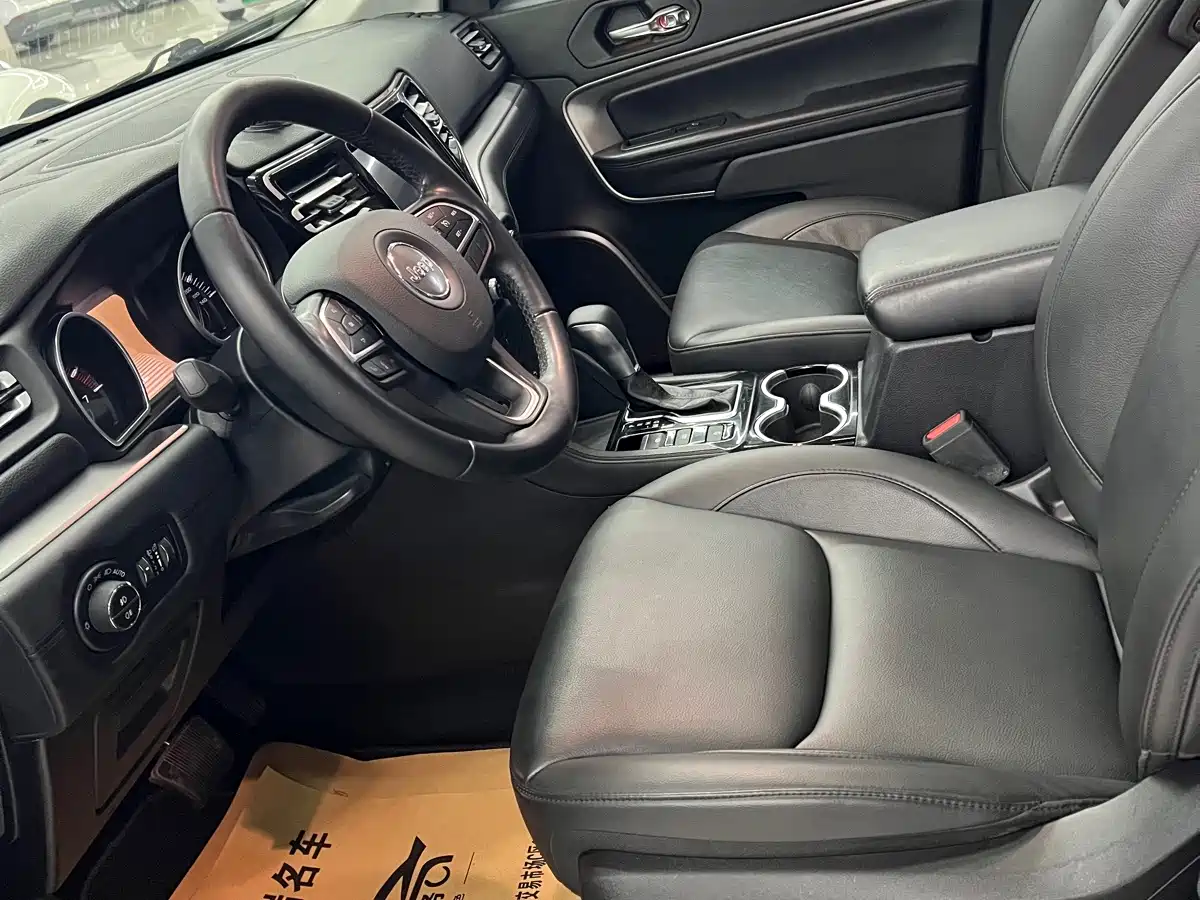 Jeep Grand Commander 2022 2022 Model 2.0T 2WD Elite Edition