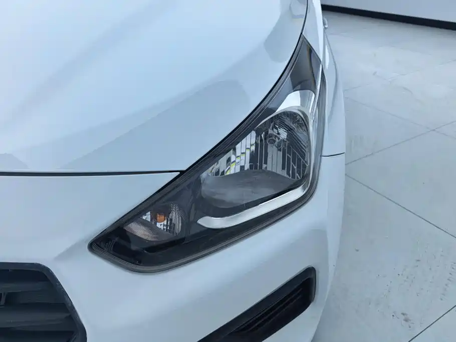 Hyundai Verna 2019 2017 1.4L Manual Renewal Edition China VI
