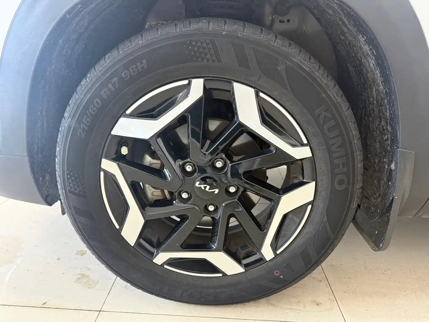 Kia Seltos 2023 1.5L CVT Premium Edition фото 13