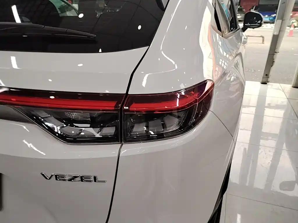 Photo 8 - Honda Vezel