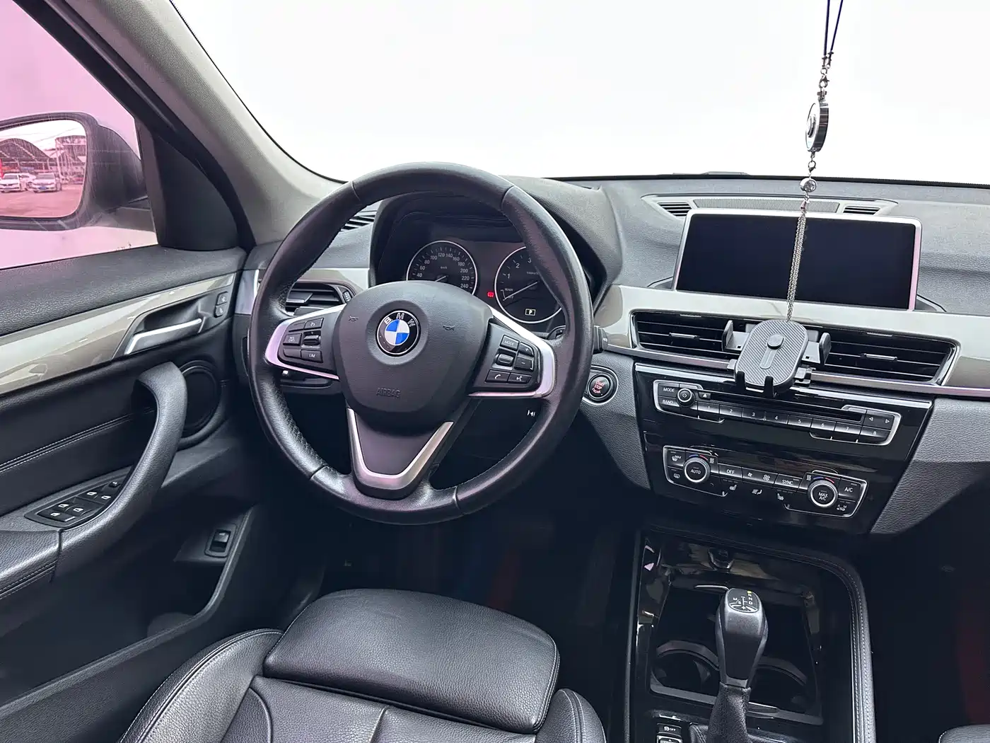 BMW X1 2016 xDrive20Li Luxury Model фото 9