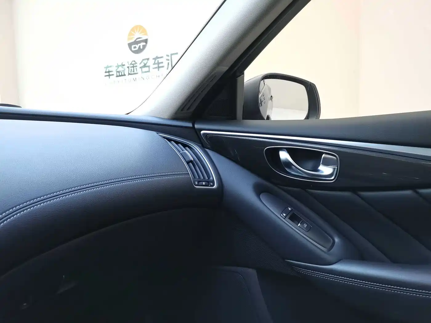Infiniti Q50L 2019 2018 2.0T Comfort (China VI)