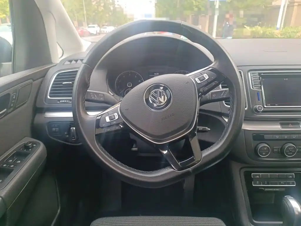 Фото 11 - Volkswagen Sharan
