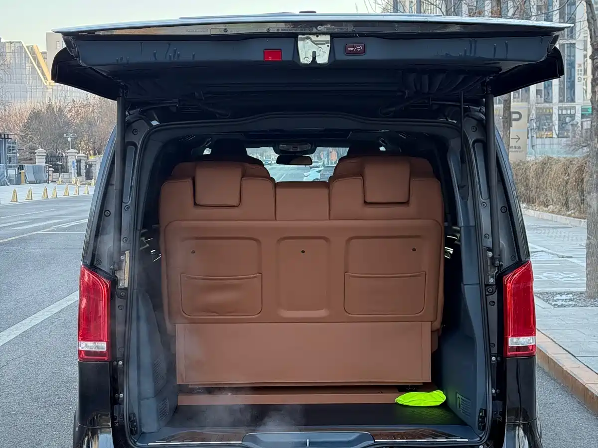 Mercedes-Benz V-Class 2022 V 260 L Long Wheelbase Luxury Edition фото 27