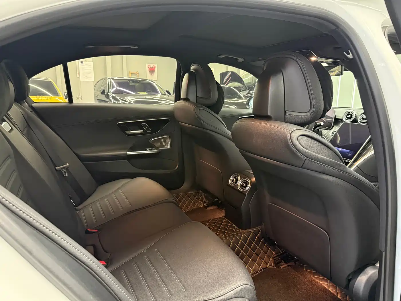 Mercedes-Benz C-Class 2023 C 260 L Night Edition Sport фото 12