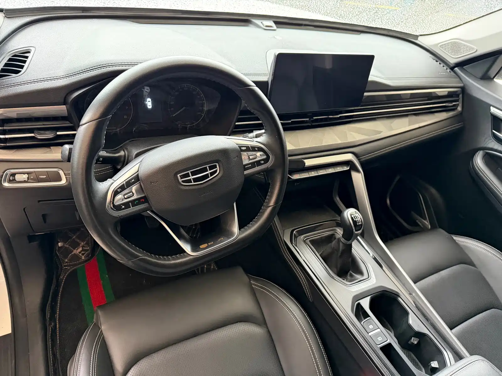 Photo 5 - Geely Emgrand X6