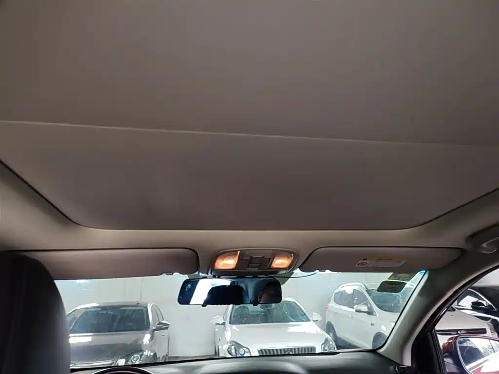 Kia KX3 Smart Run 2015 1.6L Automatic 2WD DLX фото 18