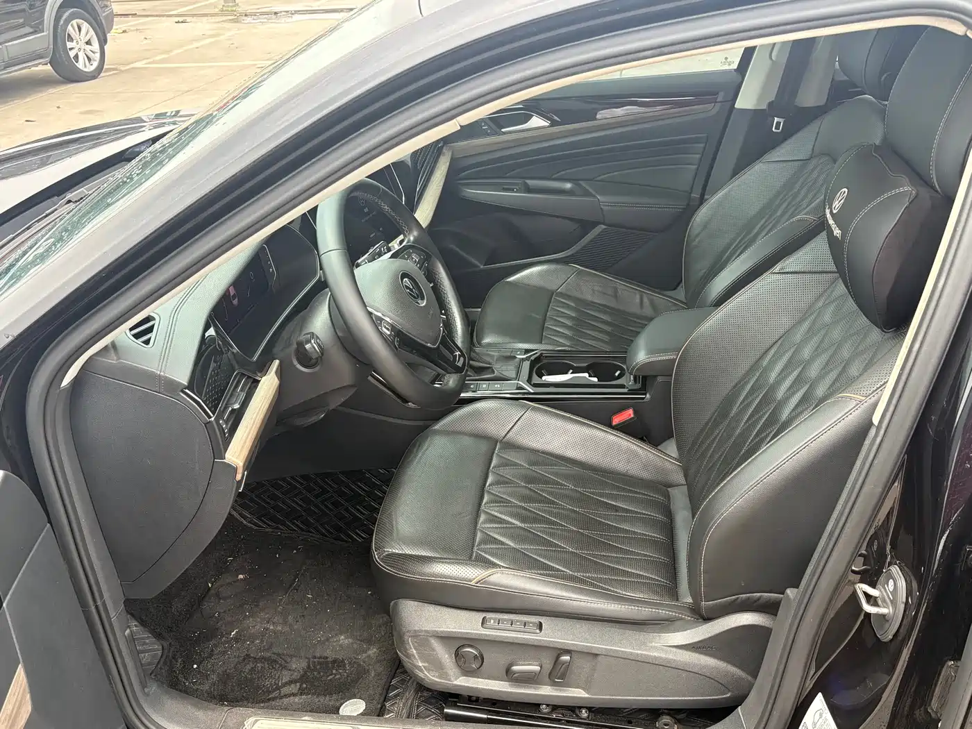 Volkswagen Passat 2021 Model 330TSI Luxury Edition фото 7