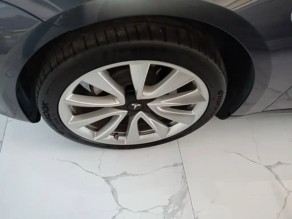 Tesla Model 3 (Import) 2019 2019 Long Range RWD Version