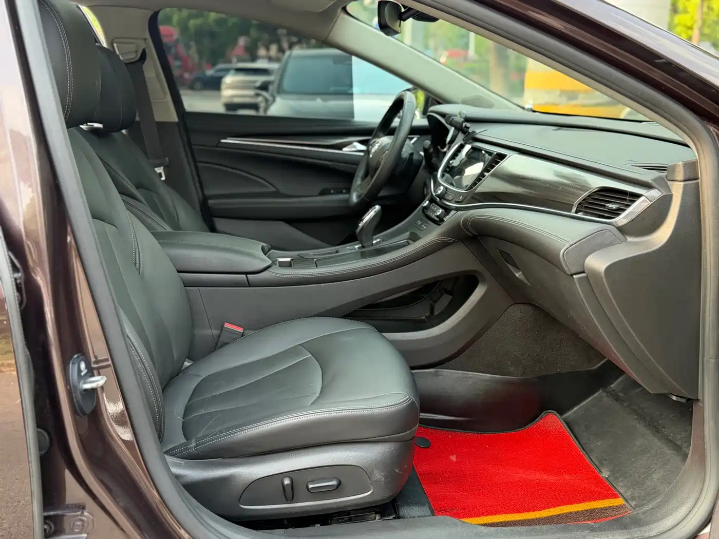 Buick LaCrosse 2016 Facelift 28T Elite фото 13