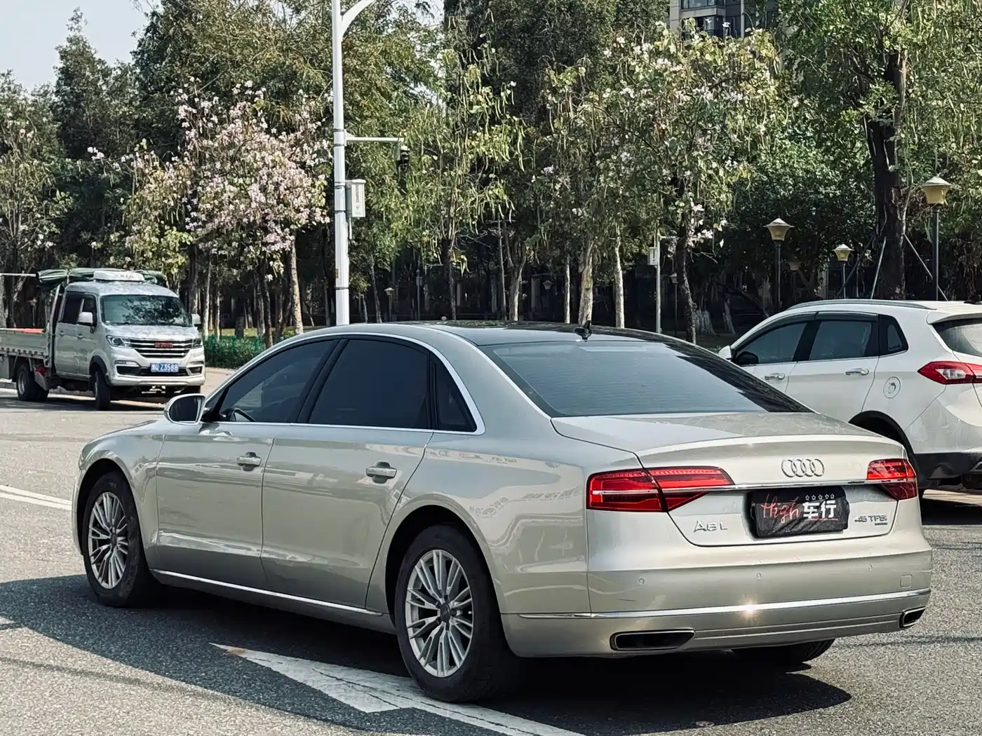 Audi A8 2014 A8L 45 TFSI quattro Comfort фото 5