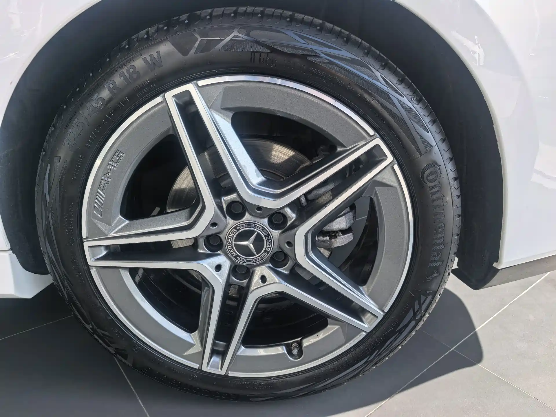 Photo 12 - Mercedes-Benz CLA (Import)