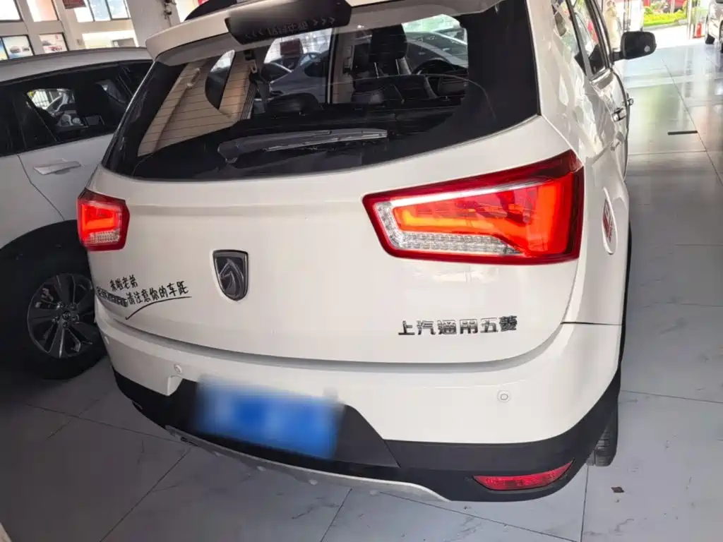 Baojun 560 2016 2015 1.8L Manual Luxury