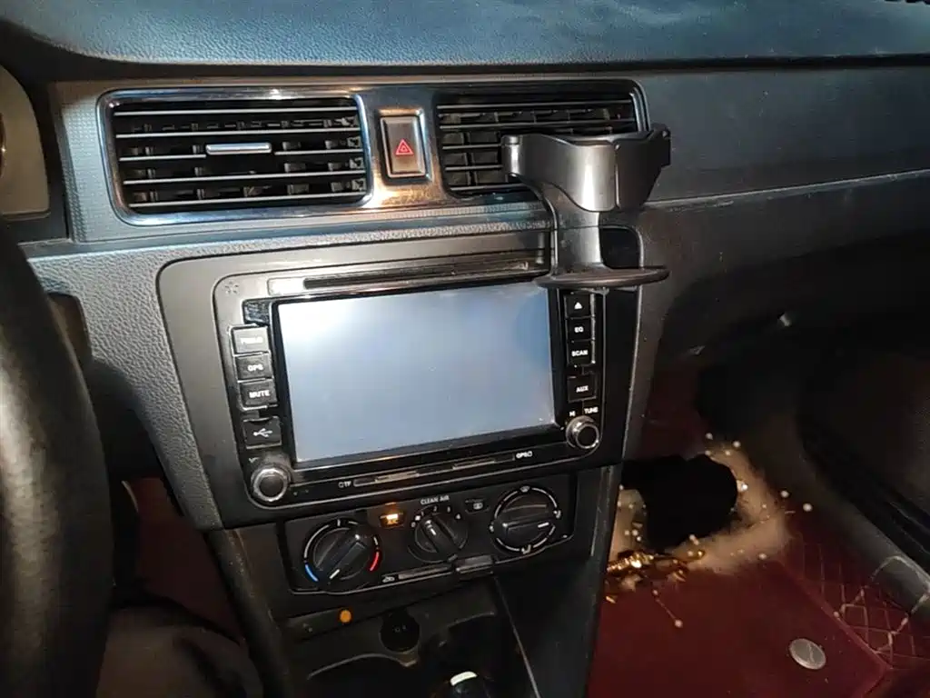 Volkswagen Santana 2015 1.6L Automatic Trend Edition фото 13