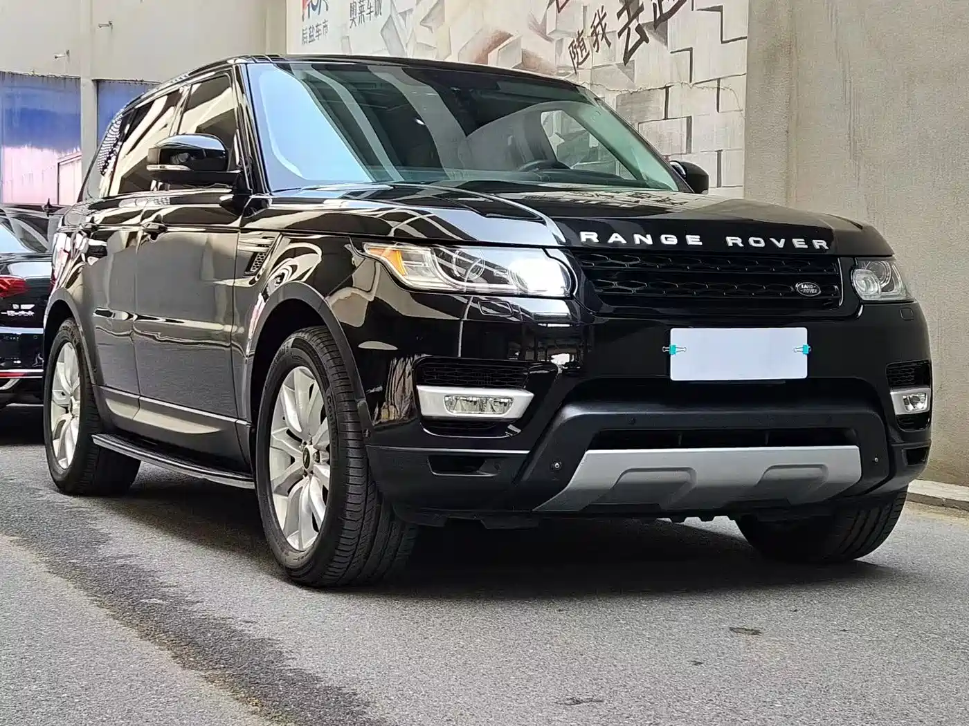 Land Rover Range Rover Sport фото 2