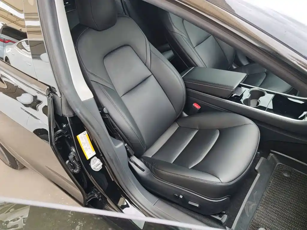 Фото 25 - Tesla Model 3