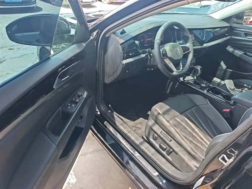 Volkswagen Passat 2024 330TSI Elite Edition фото 16
