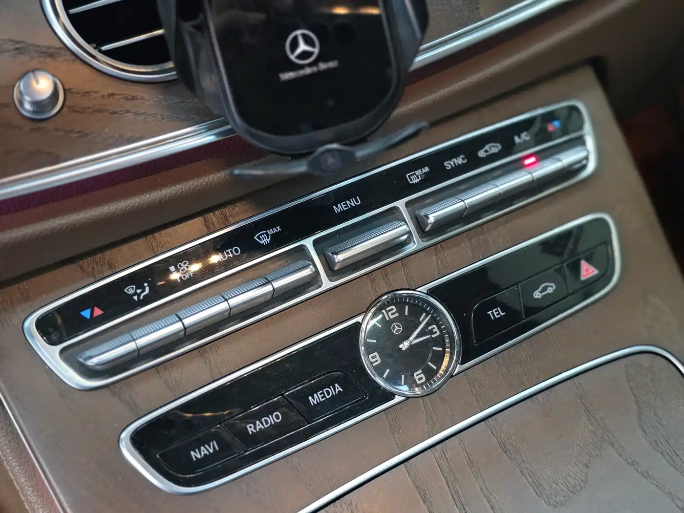 Фото 8 - Mercedes-Benz E-Class