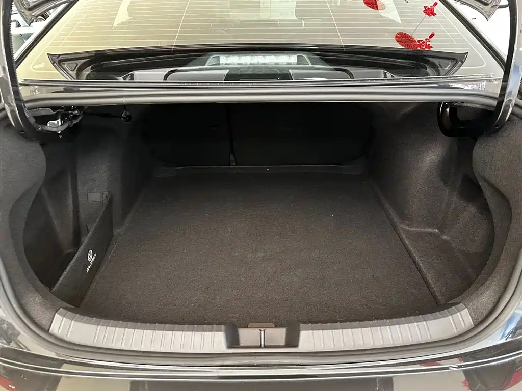 Volkswagen Sagitar 2025 300TSI DSG Surpass Edition фото 33