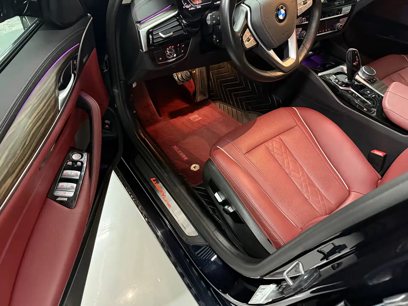 BMW 5 Series 2023 530Li Leading M Sport Package фото 12