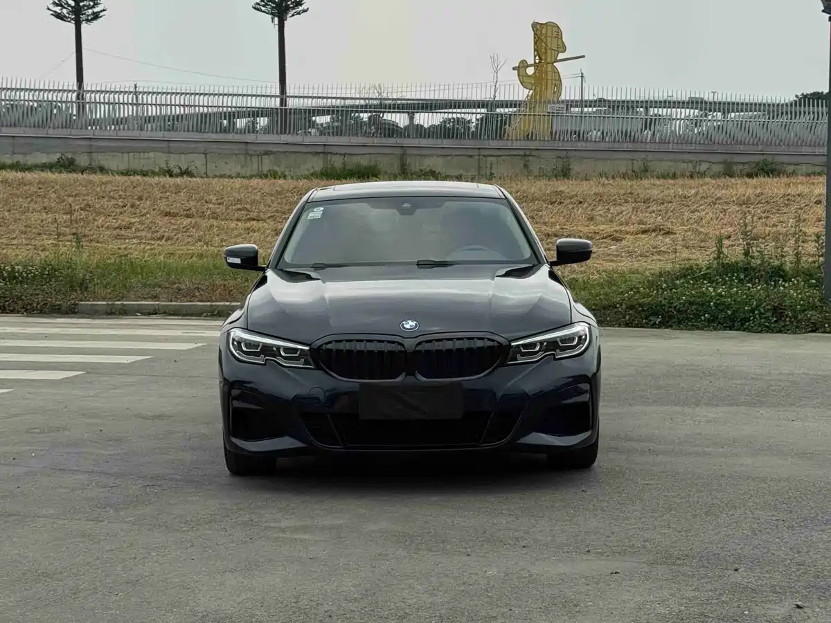 BMW 3 Series 2022 325i M Sport Shadow Edition фото 2