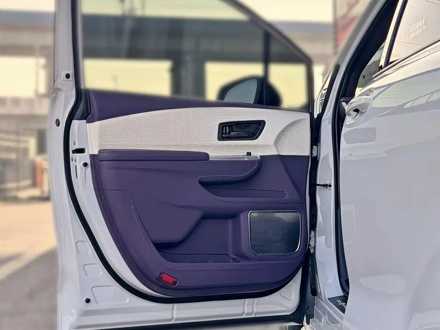 Toyota Sienna 2024 2.5L Hybrid Comfort Edition фото 8