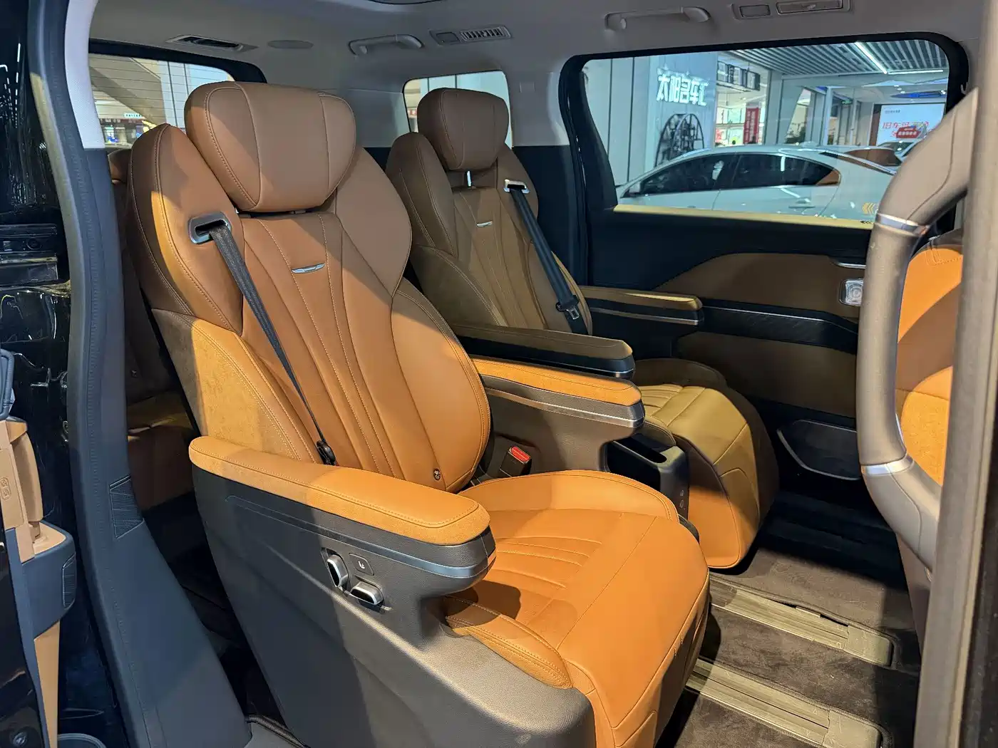 Hongqi HQ9 PHEV 2026 2024 Model 2.0T AWD Business Edition