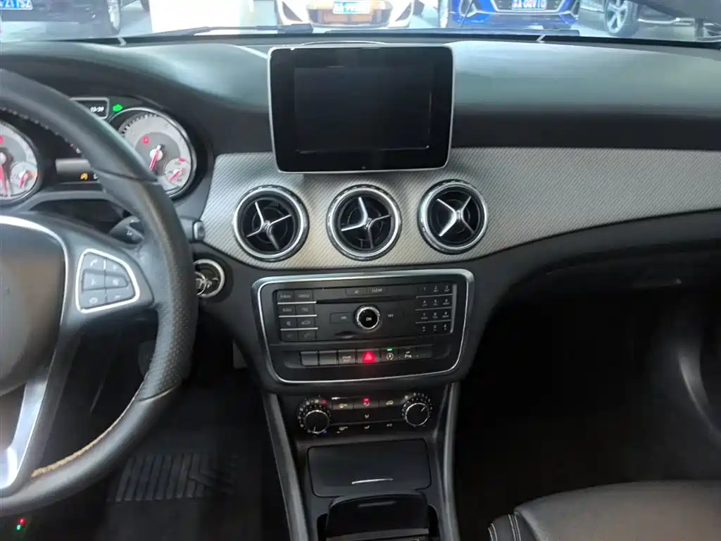 Mercedes-Benz GLA 2016 GLA 200 Fashion фото 13