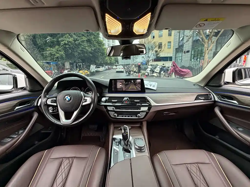 Photo 13 - BMW 5 Series
