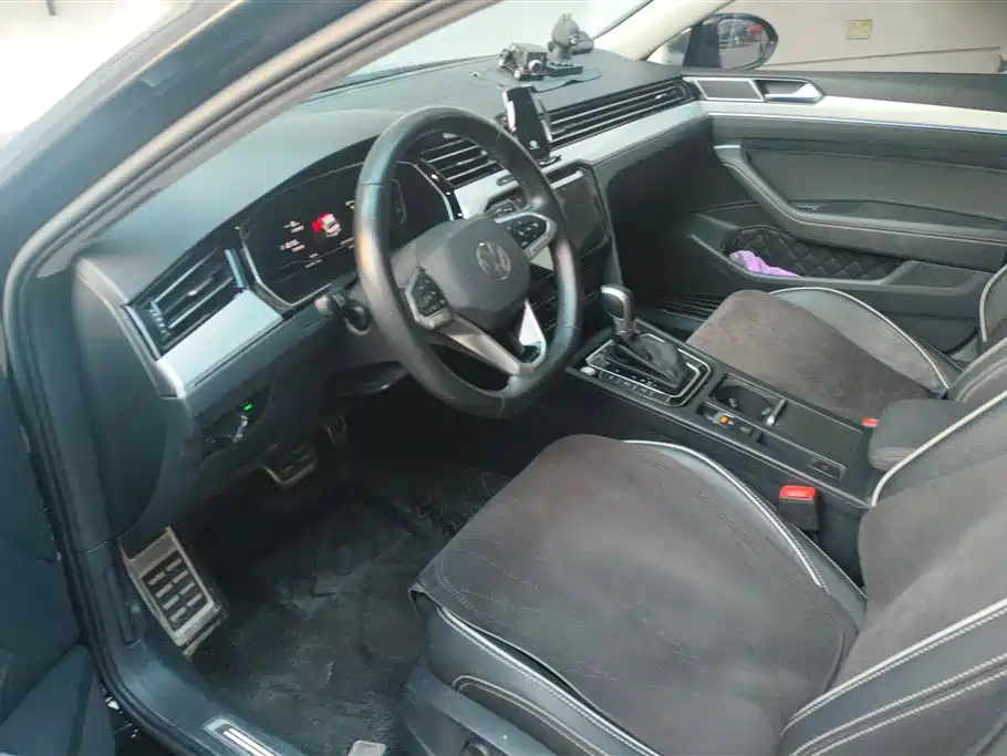 VOLKSWAGEN MAGOTAN GTE PLUG IN HYBRID