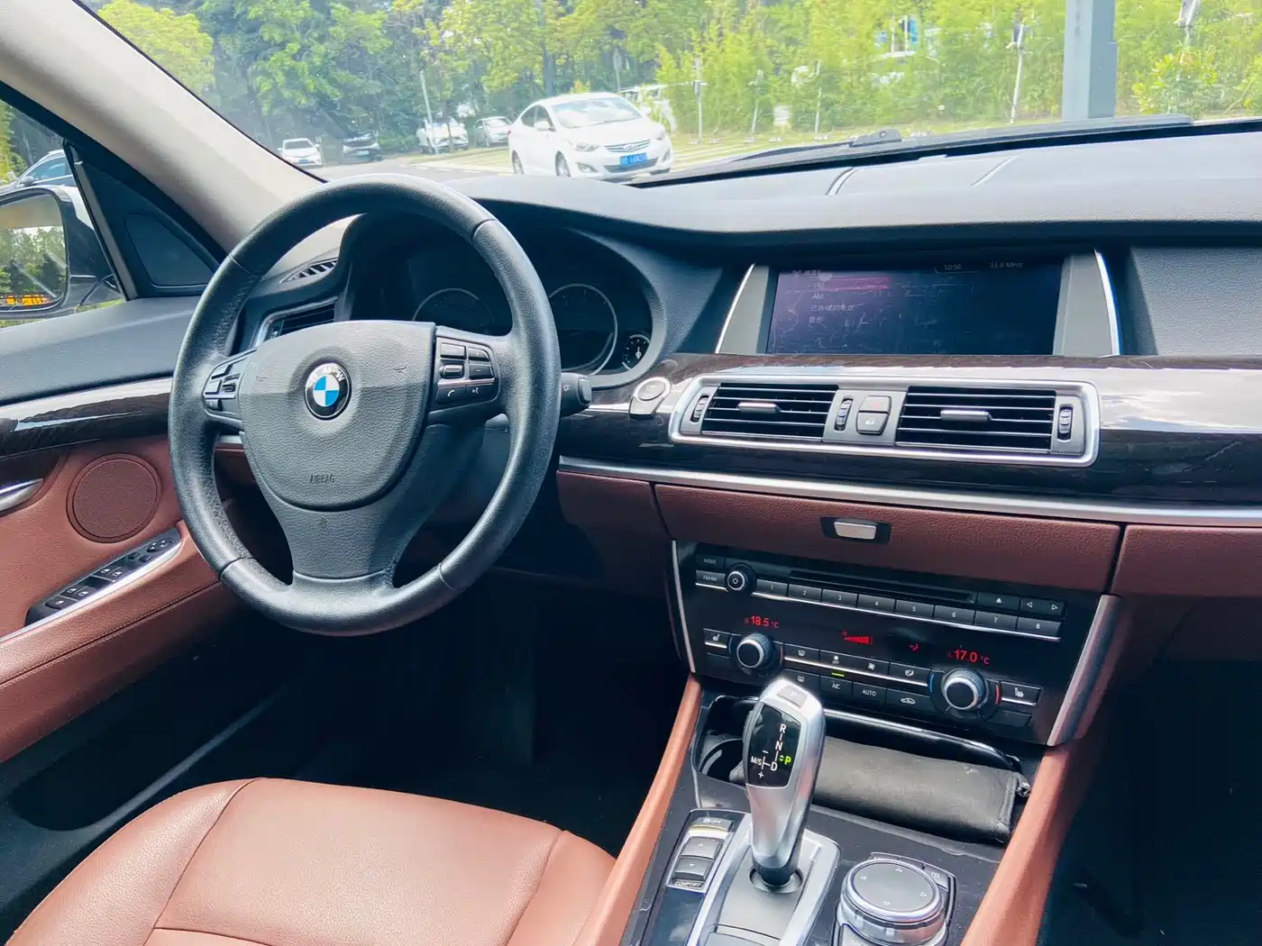 BMW 5 Series GT 2015 2014 528i Leading
