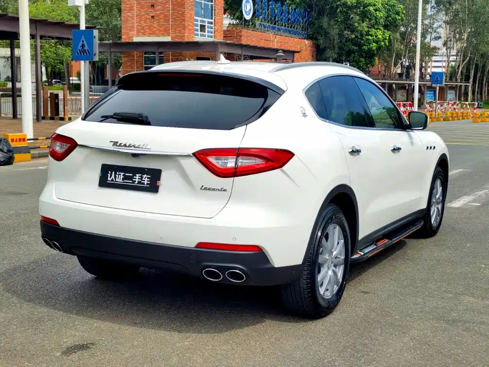 Фото 7 - Maserati Levante