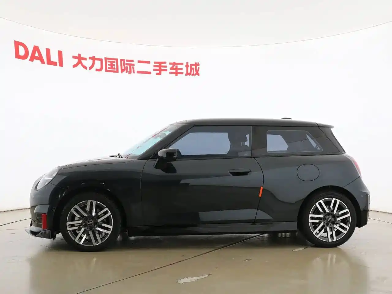 MINI Electric MINI COOPER 2025 2024 456km COOPER E Classic