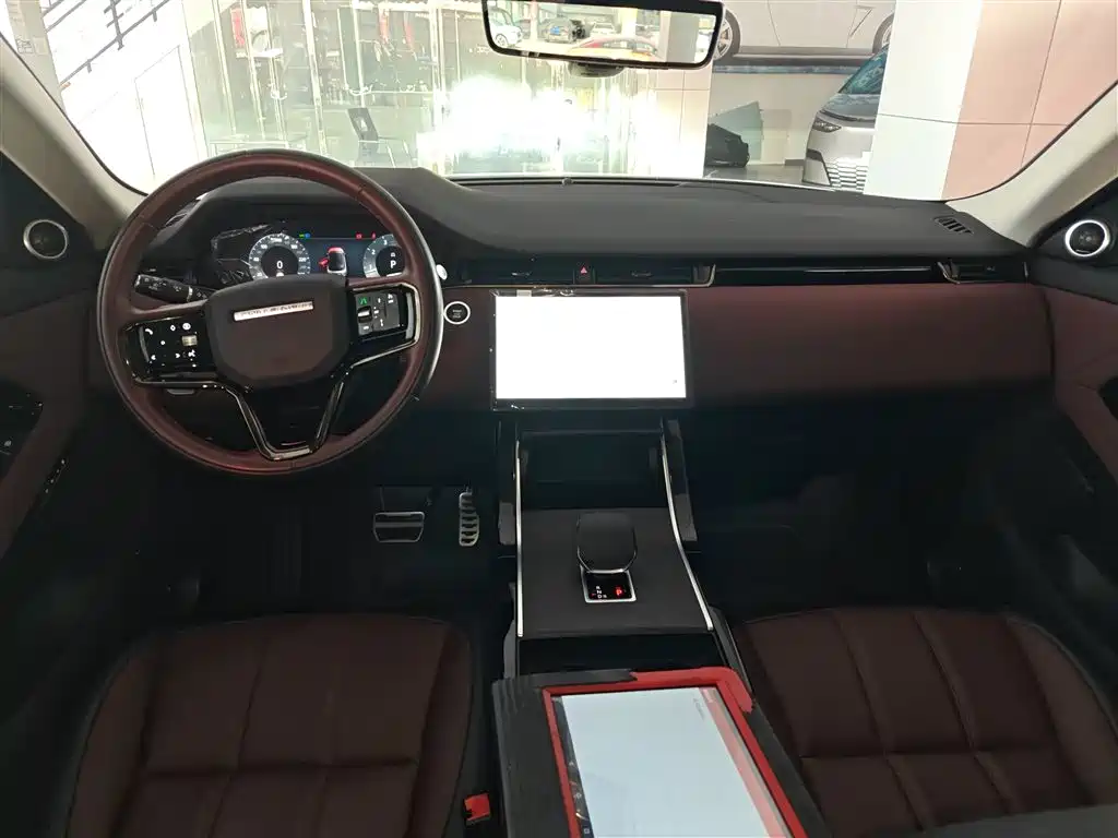 Land Rover Range Rover Evoque 2024 Range Rover Evoque L 249PS Light Master Edition фото 6