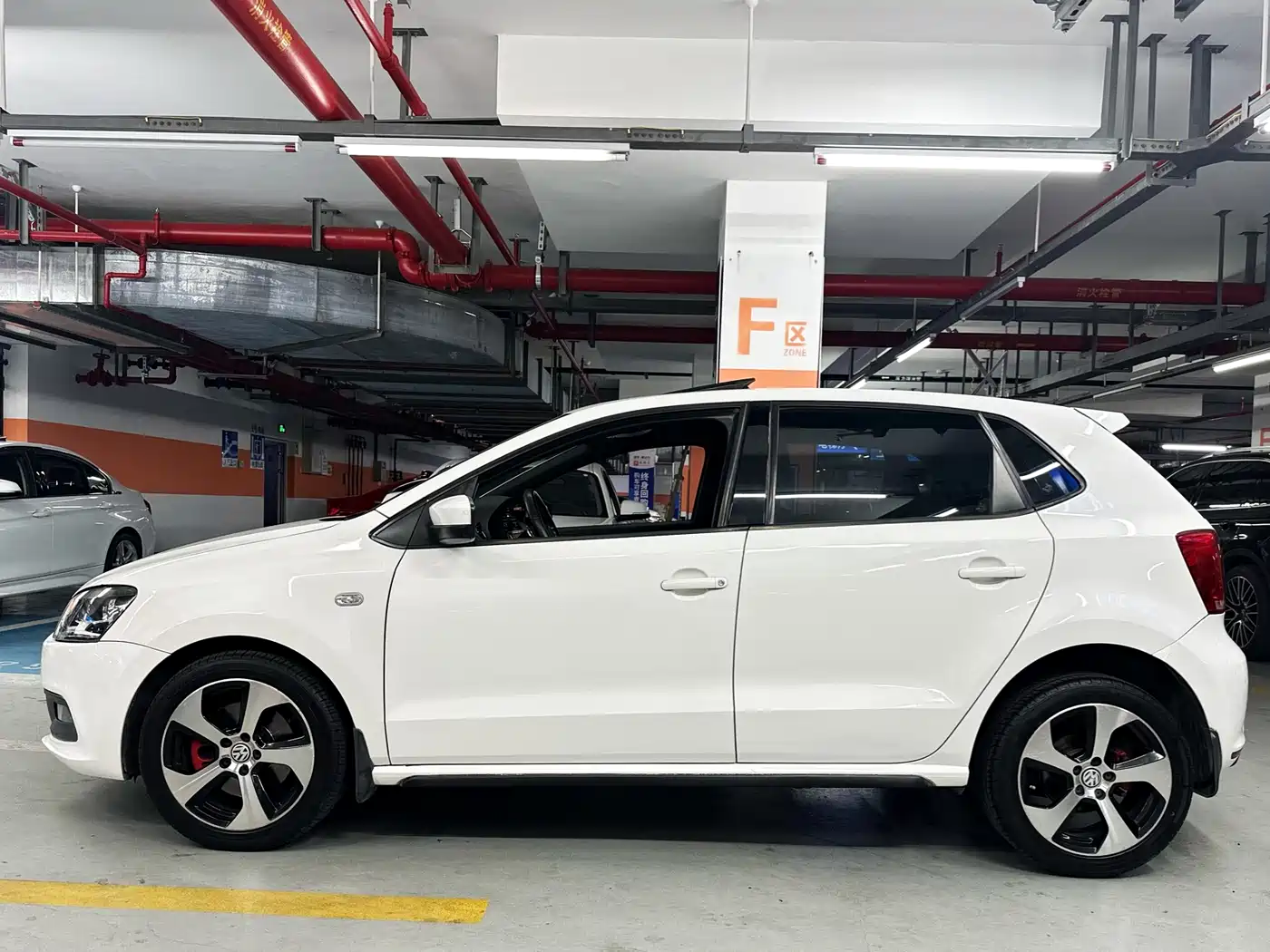 Volkswagen Polo 2012 1.4TSI GTI фото 7