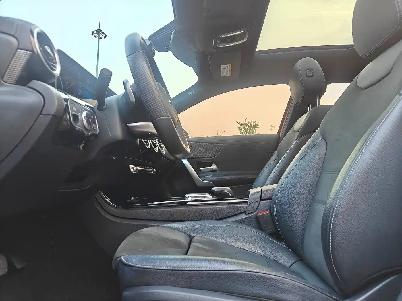 Mercedes-Benz A-Class 2019 A 200 L Sport Sedan фото 14