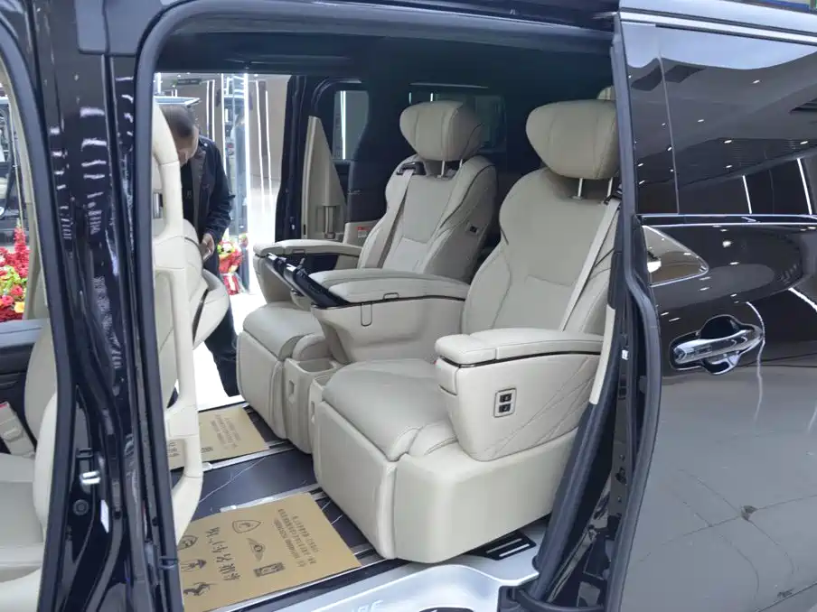 Фото 5 - Toyota Vellfire