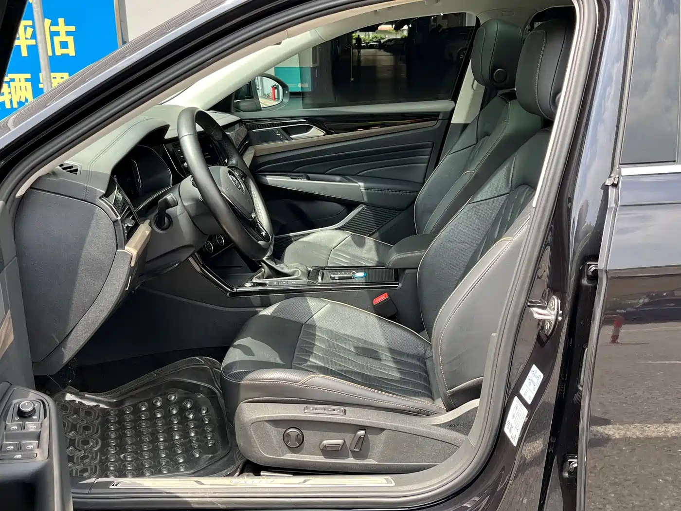 Volkswagen Passat 2019 Model 380TSI Luxury Edition China VI фото 3